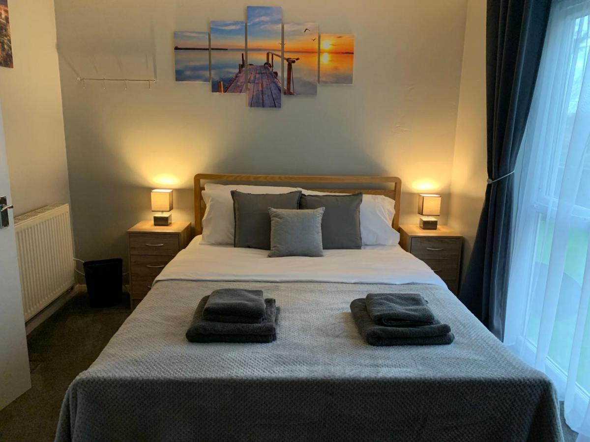 Modern Cosy Warm Home With Free Parking Chelmsford Extérieur photo